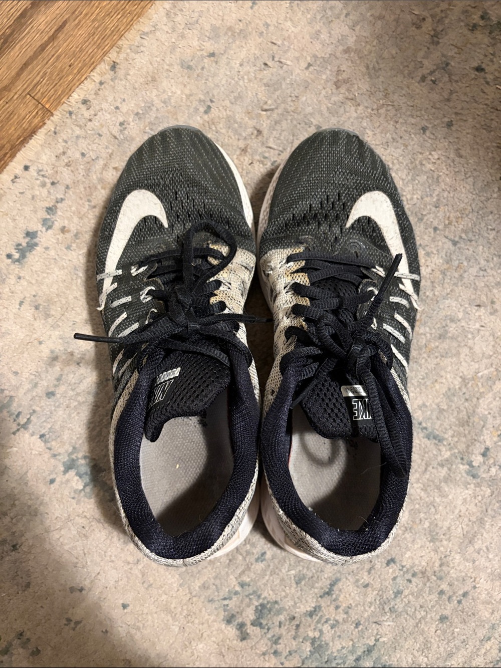 Nike Women’s Black and White Training Sneakers